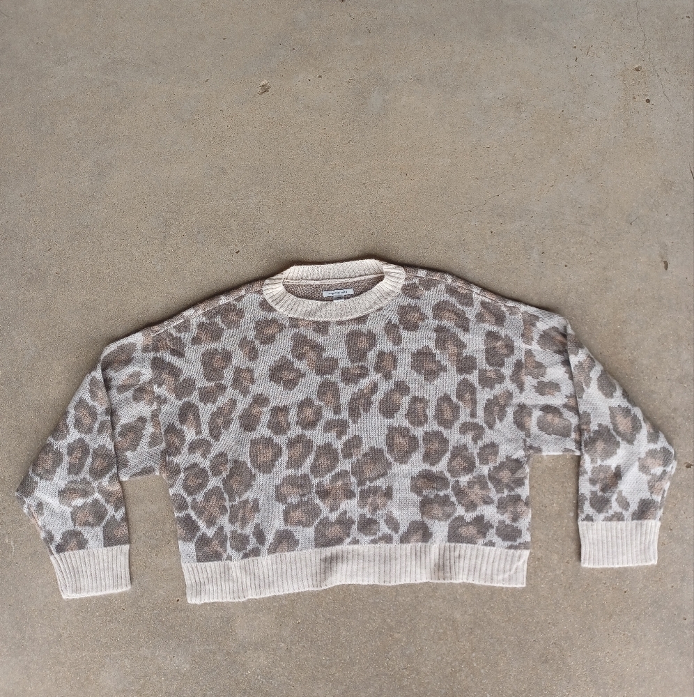 American Eagle Outfitters Leopard Print Cropped Sweater - Brown and Cream